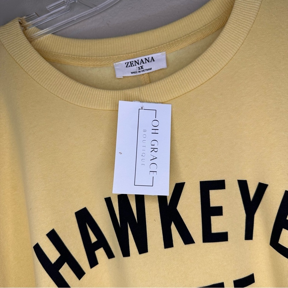 NWT Zenana Yellow Hawkeye State Sweatshirt with Pockets Size 1X - Picture 4 of 7